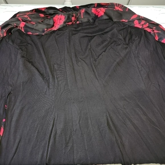 Nottibianche Robe SIZE Small Black & Red Floral EUC - Picture 9 of 13